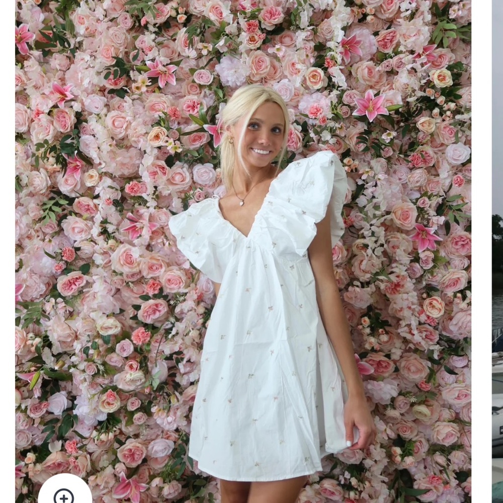 Em’s trends boutique size small (sold out online!)
